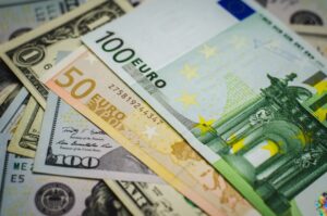 Dolar ve Euro Birikimi Yapmanın En Akıllı Yolları görseli