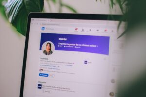 LinkedIn Profil Optimizasyonu: İş Bulma ve Müşteri Kazanma Rehberi görseli