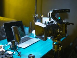 Podcast Başlatma Rehberi: Ekipman ve Monetizasyon Yöntemleri görseli