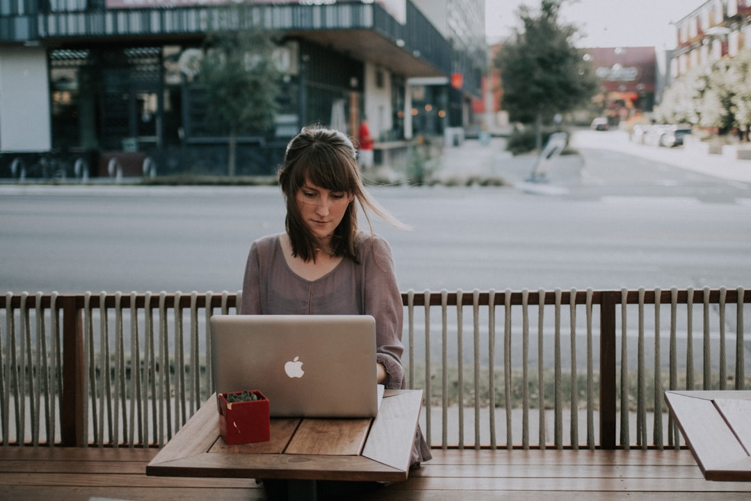 2026’da Upwork ve Fiverr’da Freelance Kariyer: Beceri Geliştirme İpuçları ile ilgili görsel
