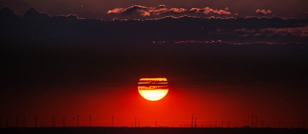 Yeşil Enerji Yatırımları: Güneş ve Rüzgar Hisse Senetleri Rehberi 2026 görseli